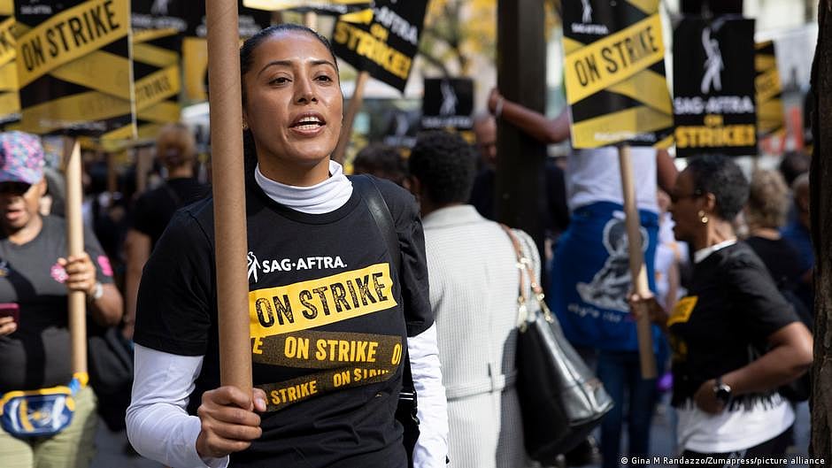 Hollywood actors ratify contract to formally end strike