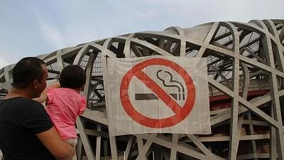 Experts noted that the policy reversal could cost up to 5,000 lives a year (photo: IANS)