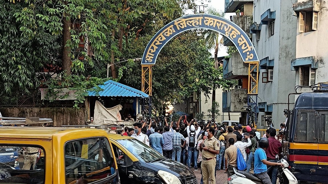 Byculla women's prison in Mumbai starts FM radio centre for inmates