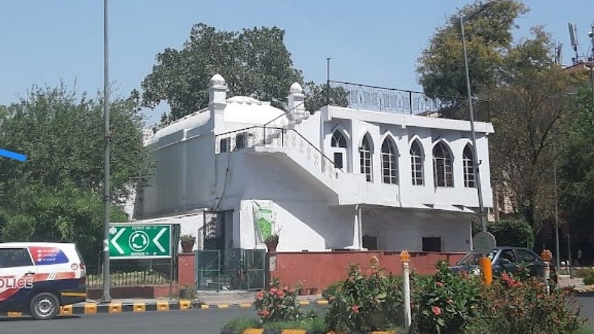 Sunehri Bagh mosque imam moves Delhi HC against proposed demolition