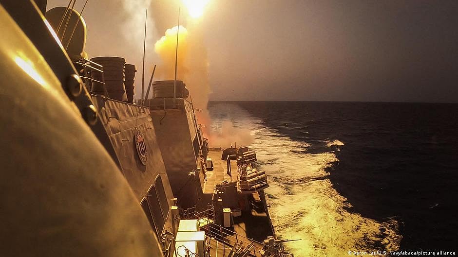 It is the second time the two allies have conducted coordinated strikes against the Houthis in Yemen. (photo: DW) 
