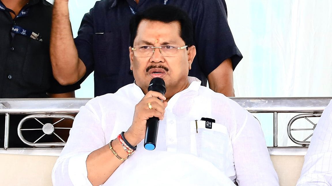 Leader of opposition in the Maharashtra Assembly Vijay Wadettiwar
