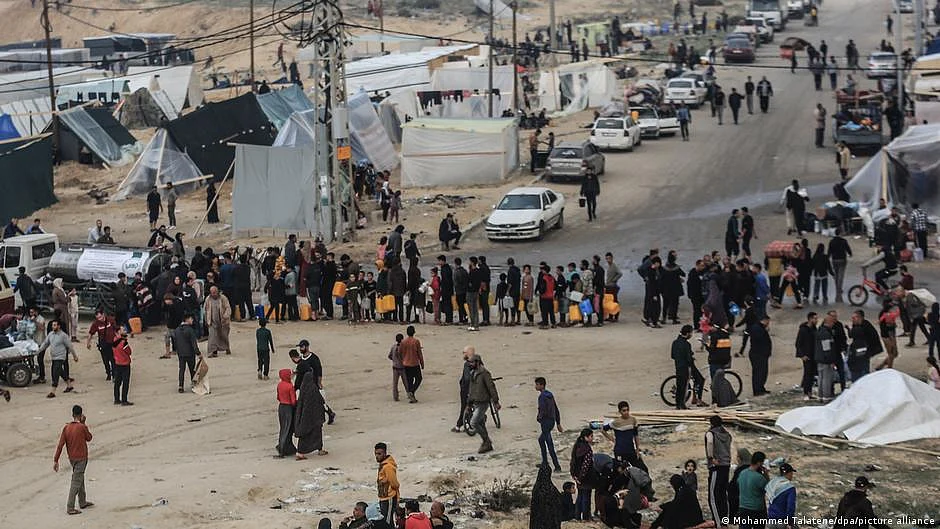 Humanitarian groups were able to distribute aid in Gaza during the seven-day truce, which has now ended. (photo: DW)