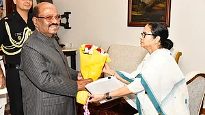 Mamata Banerjee must stop defaming Bengal governor, says Calcutta High Court