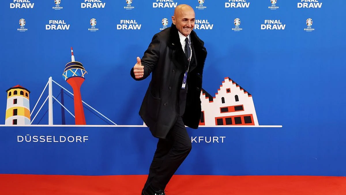 Luciano Spalletti, manager of champions Italy, arrives for the draw in Hamburg on the night of Saturday, 2 December 2023 (photo: UEFA)