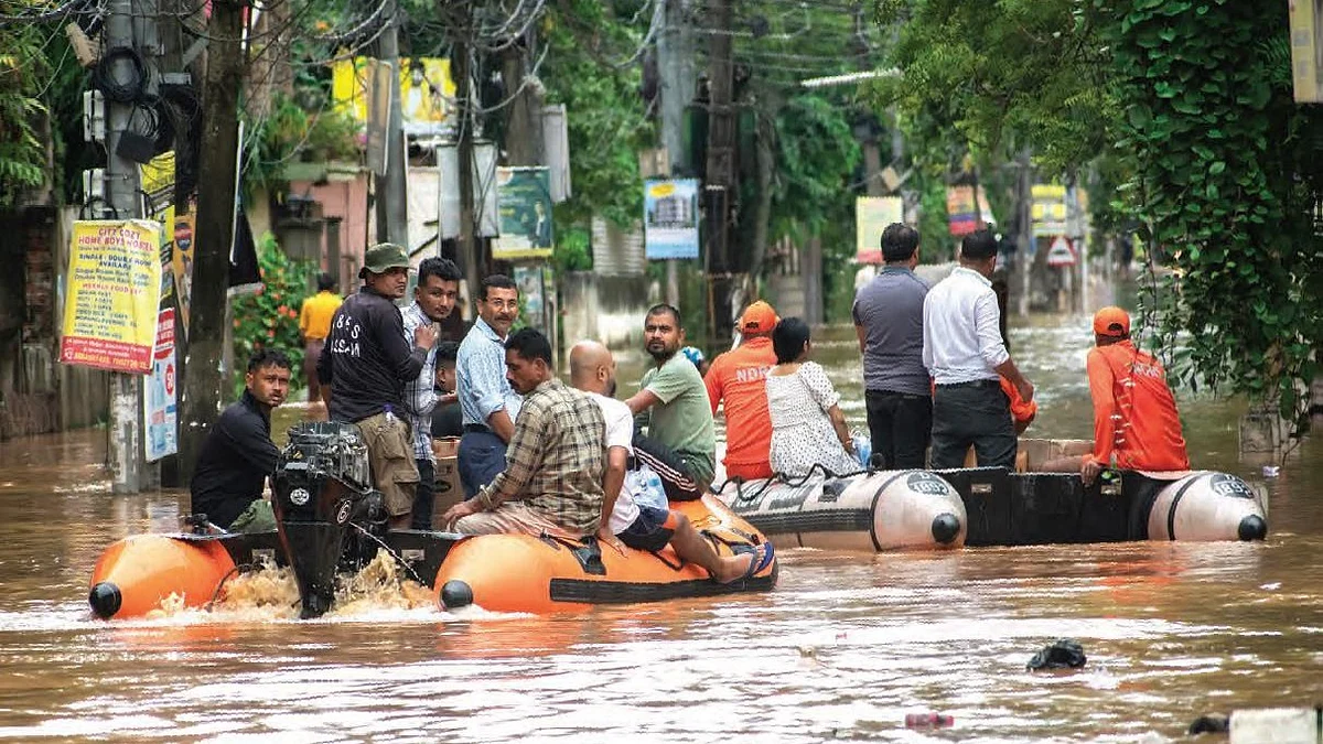 Weather incidents like recurring floods render thousands of people homeless in India every year. (Photo: Getty)