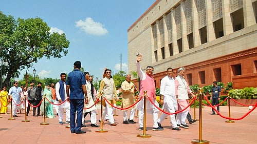 File photo of MPs entering the new Parliament building (photo: IANS) 