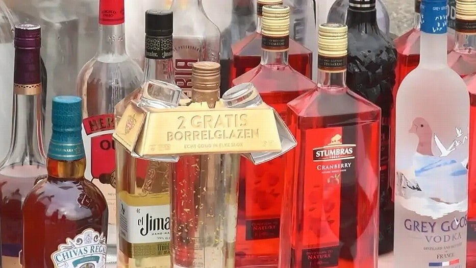 WHO calls for higher taxes on alcohol, sugary drinks