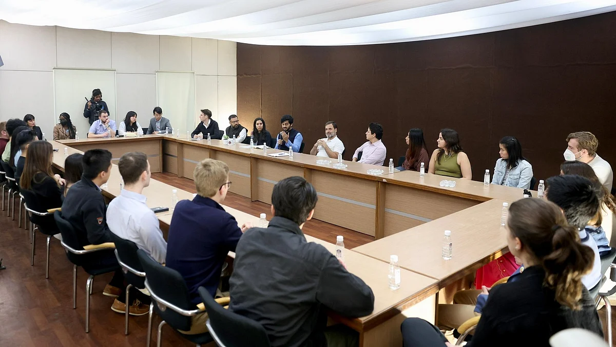 Congress leader Rahul Gandhi with Harvard students (Photo: @RahulGandhi/X)