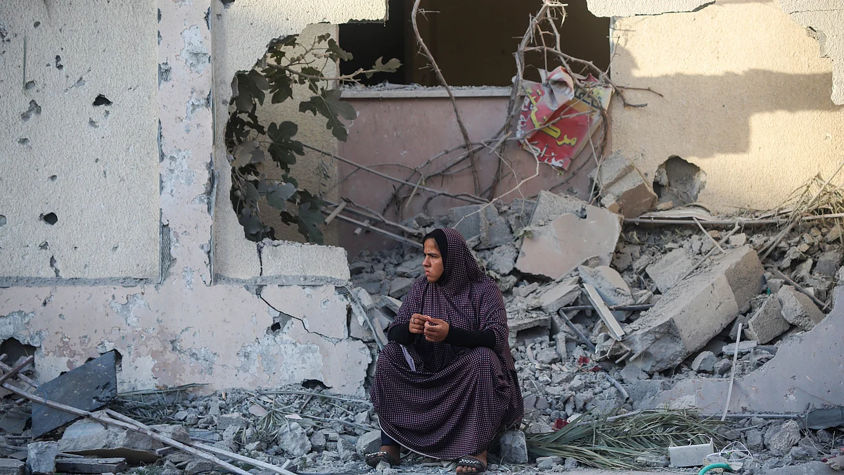 Essential supplies such as water and food have been in desperately short supply in Gaza (Photo: Ahmad Hasaballah/Getty Images)
