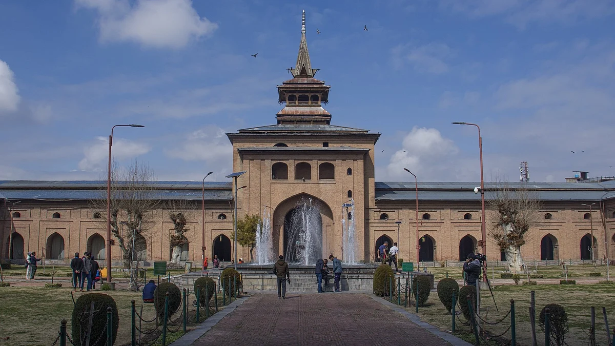 Jamia Masjid, Srinagar (photo: @umarfarooq3546/X)