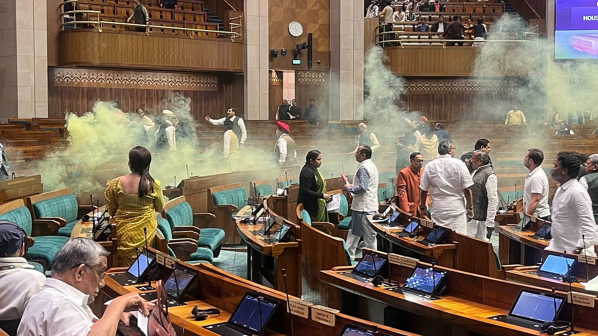 Two persons jumped into the Lok Sabha chamber on 13 December and opened yellow smoke canisters inside the house, leading to a scare (photo courtesy: @GitaSKapoor/X)
