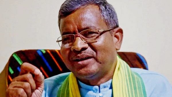 Jharkhand assembly in uproar as BJP MLAs troop into well in support of Babulal Marandi