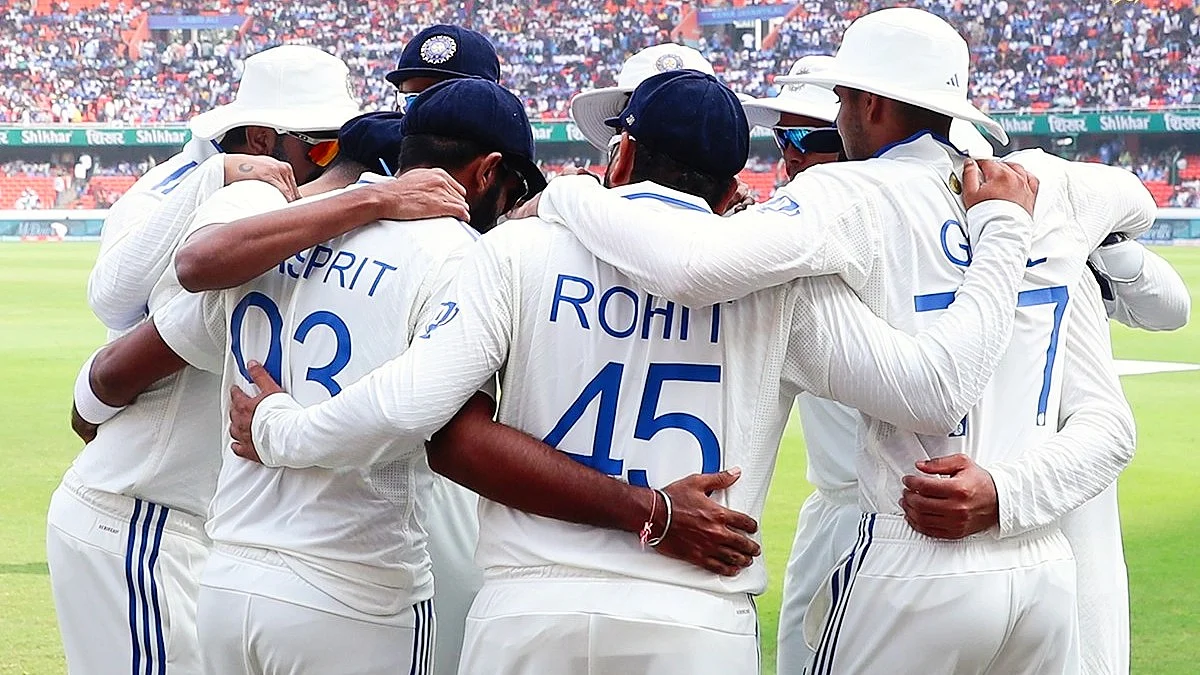 Team India in a Hyderabad huddle (photo: @bcci/X)