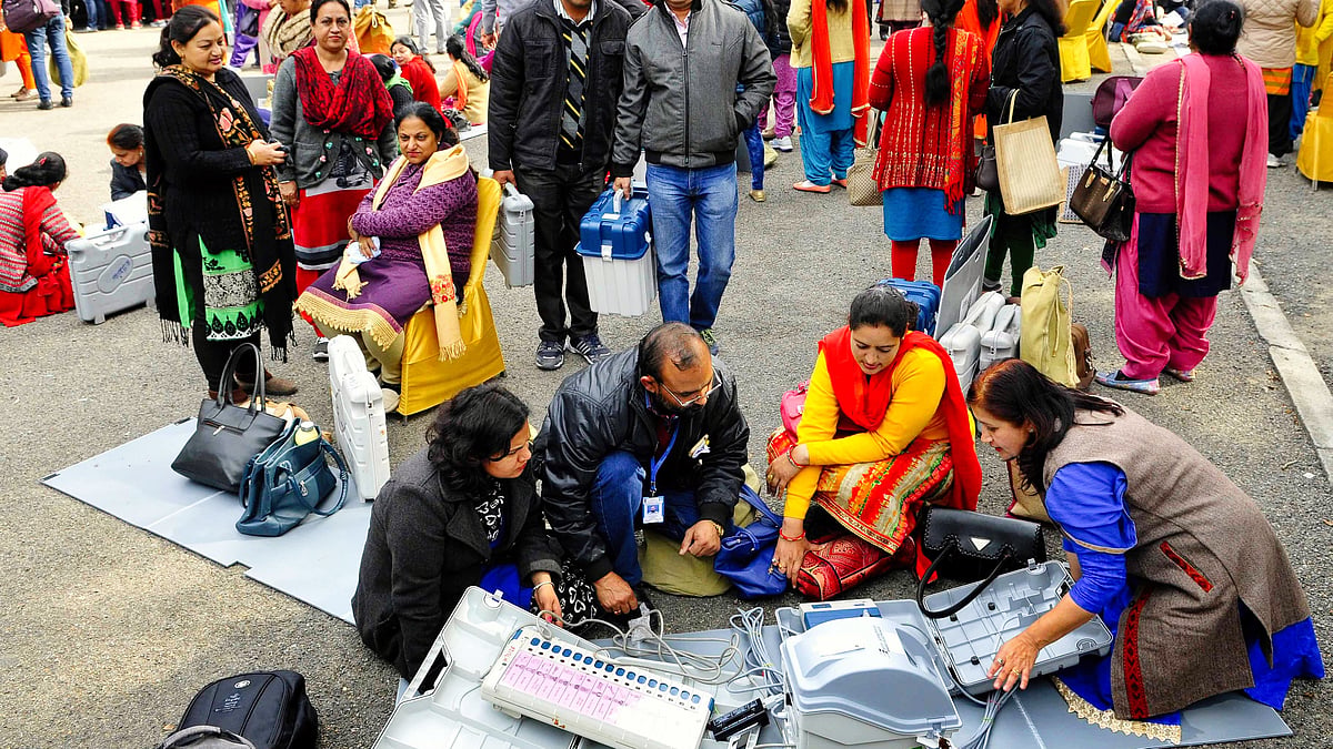 Polling officers check EVMs before polling in Mohali, Punjab (photo: National Herald archives)