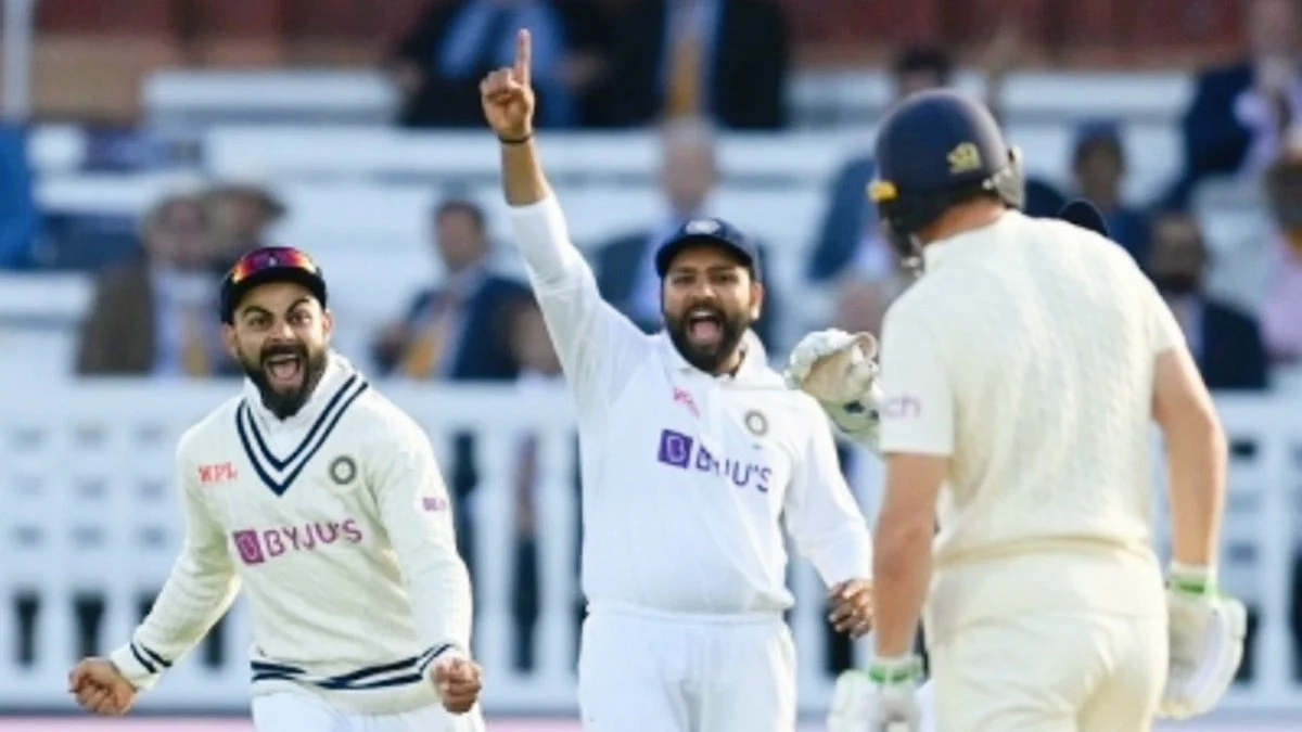 File photo of Virat Kohli (left) and Rohit Sharma