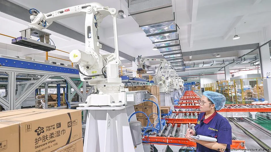 Some jobs will be positively impacted by AI, while others will be negatively affected. (photo: DW)