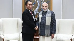 Mizoram chief minister Lalduhoma with Prime Minister Narendra Modi in New Delhi (photo: IANS)