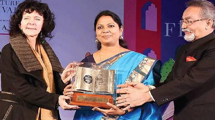 Rajathi Salma receiving the Mahakavi Kanhaiyalal Sethia Award for Poetry 2019 in Jaipur