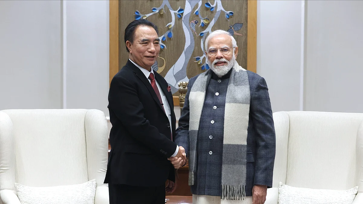 New Mizoram chief minister Lalduhoma met Prime Minister Narendra Modi on 4 January and expressed the Mizo people's solidarity with the Chin refugees of Myanmar, who are part of the same ethnic family (photo courtesy PMOIndia/X)