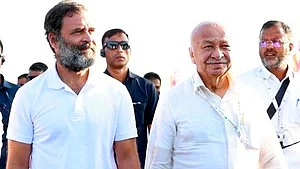 Sushil Kumar Shinde (right) with Rahul Gandhi
