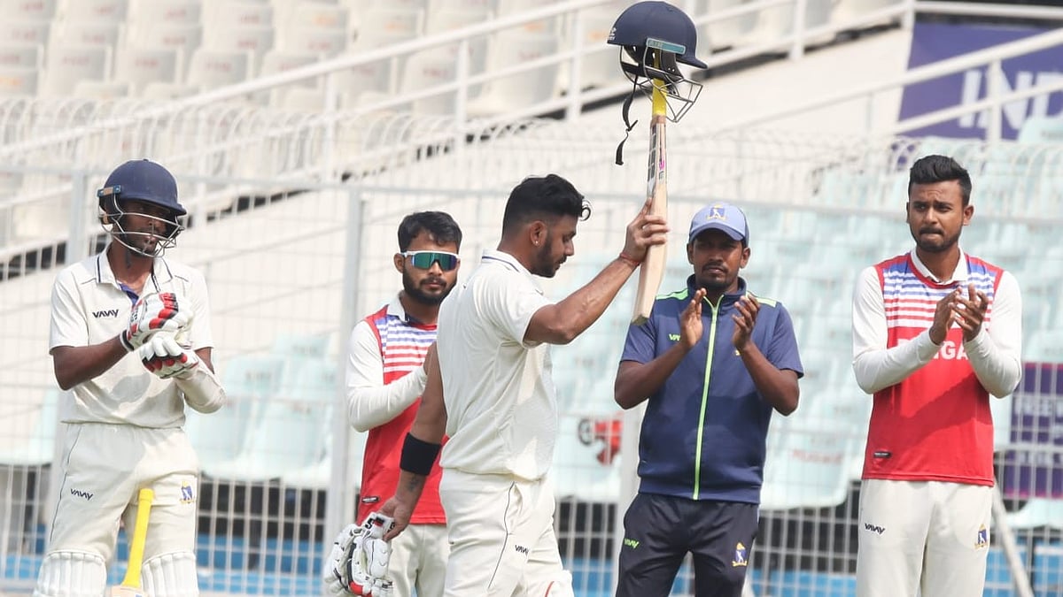 Manoj Tiwary walks back after the last innings of his career at Eden Gardens on Saturday (photo: CAB Media)