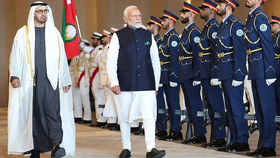 UAE President Sheikh Mohamed bin Zayed Al Nahyan met with Indian Prime Minister Narendra Modi (photo: PIB/AFP via DW)