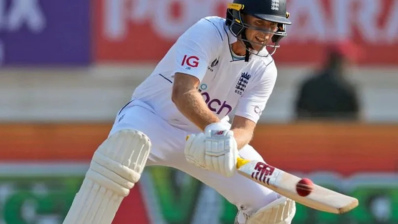 Joe Root trying to take on Jasprit Bumrah with the infamous 'reverse scoop', which English fans are calling "stupidest shot" of the century (nasser_mo3gza/X)