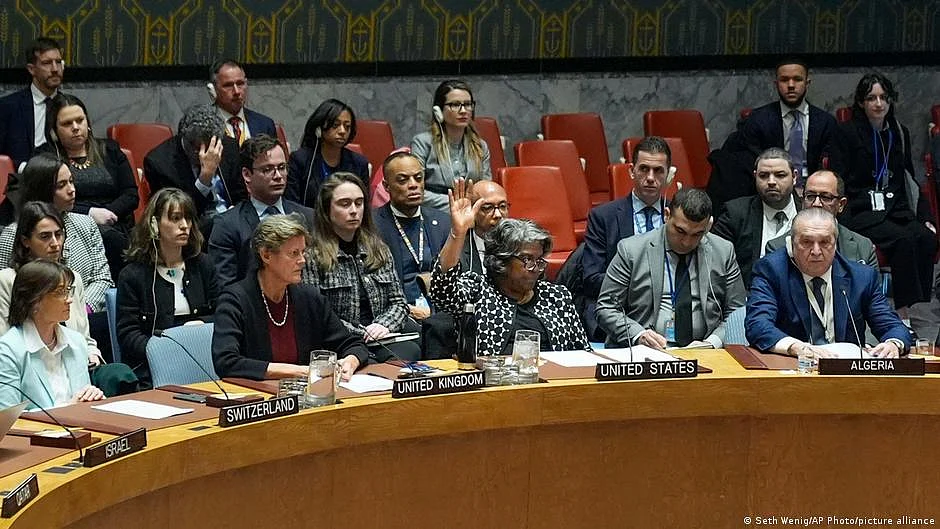 The US ambassador to the UN vetoes a Gaza cease-fire vote at the UN Security Council. (photo: DW)