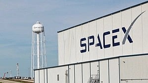 Former employees accuse SpaceX of discrimination, sexual harassment