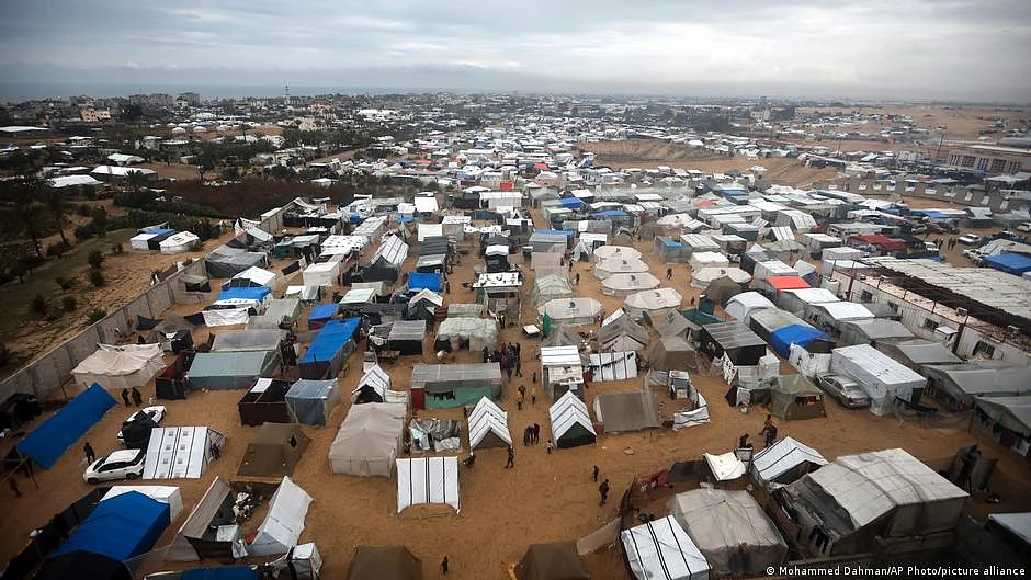 A makeshift refugee camp in Gaza (photo: DW)
