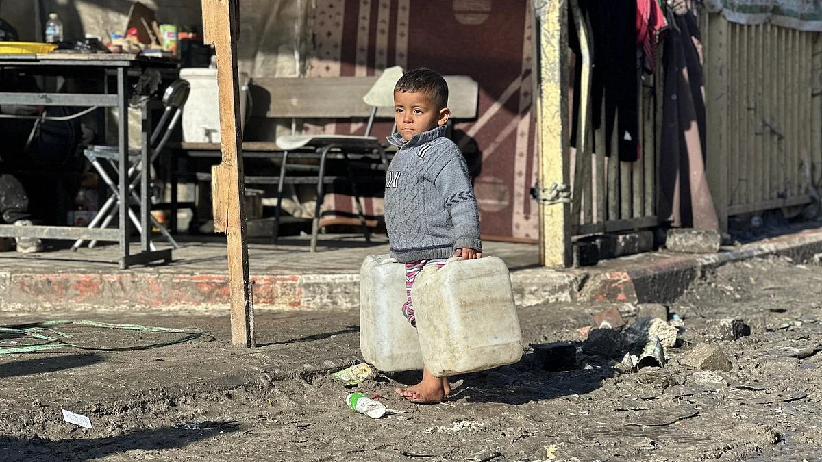 2.3 million people in the Palestinian enclave rely on "woefully inadequate" food aid to survive, says UN aid official (photo: @UNRWA/X)