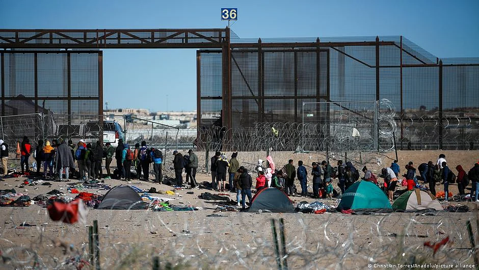 The bill allocates $20 billion to immigration enforcement, including hiring of thousands of officials to evaluate asylum claims, as well as hundreds of border patrol agents. (photo: DW)