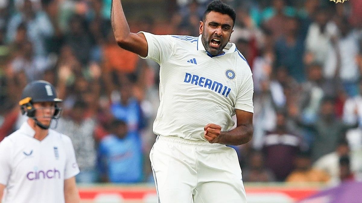India leave door ajar for England after setting record 399-run target