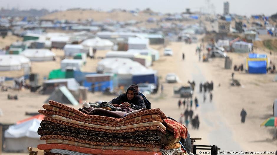 More than 1 million Palestinians are trapped in Rafah as the IDF prepares an operation. (photo: DW)