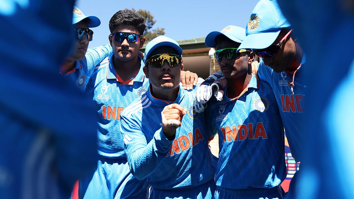 Uday Saharan, U-19 India captain, gives a pep talk to his teammates ahead of the semi-final. (photo: ICC)