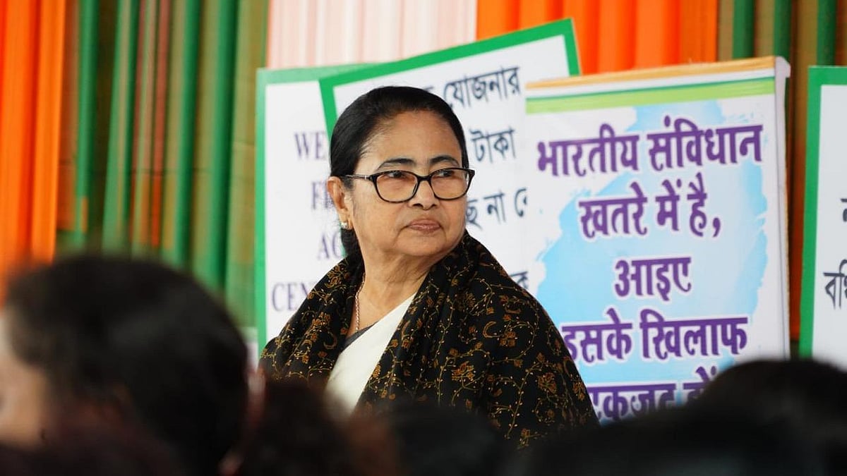 Mamata spends night on dharna over West Bengal's dues from Centre