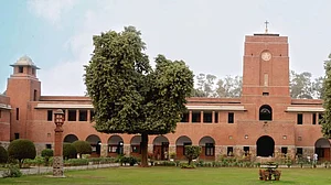 Stephen's College bows to critics, withdraws student suspension