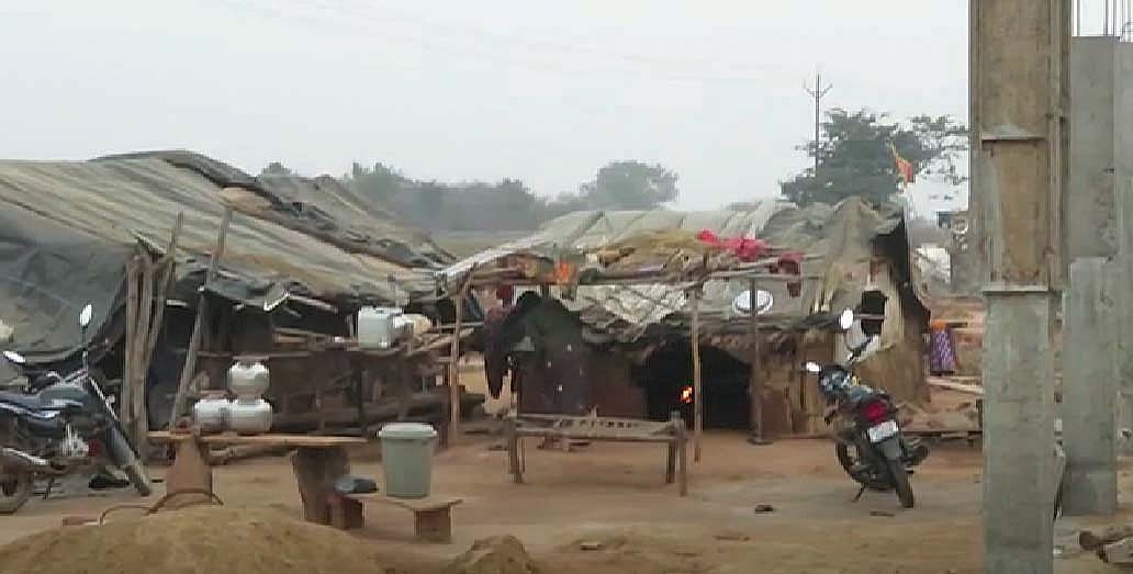 Shut out of their forest, the Adivasis have been living in temporary dwellings (photo: Priti David)