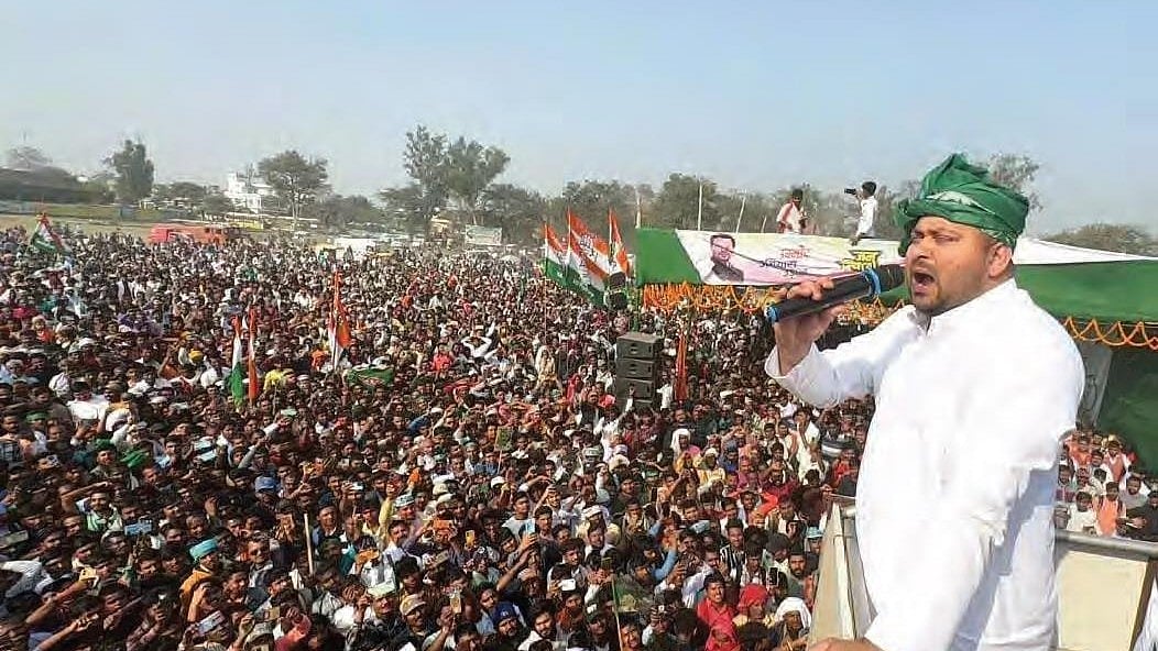 RJD leader Tejashwi Yadav addresses a rally (file photo)