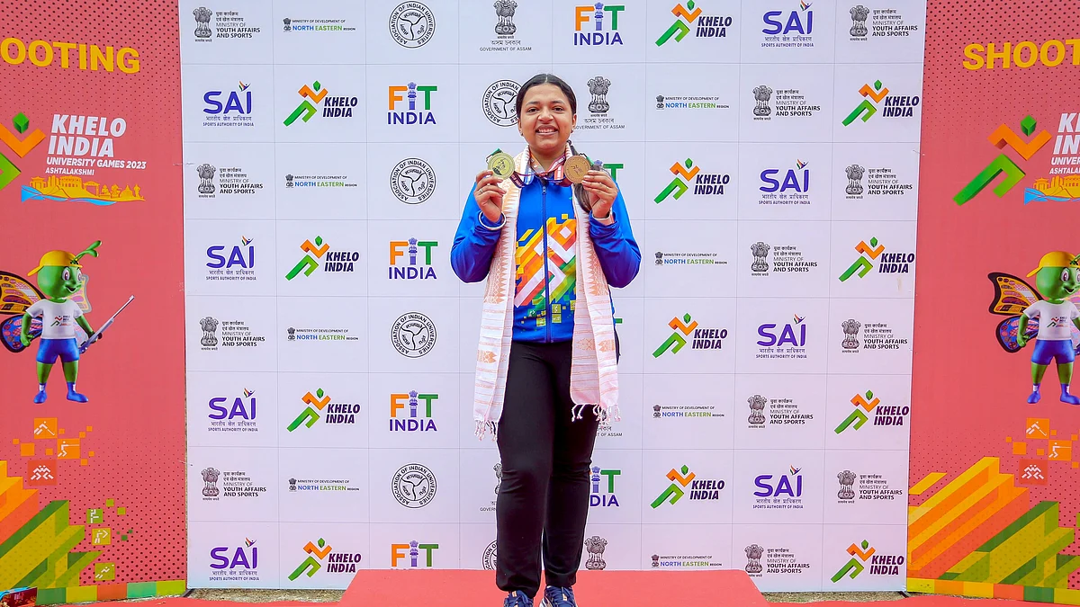 Samra shows off her medals at the Khelo India University Games in Guwahati (photo: SAI).