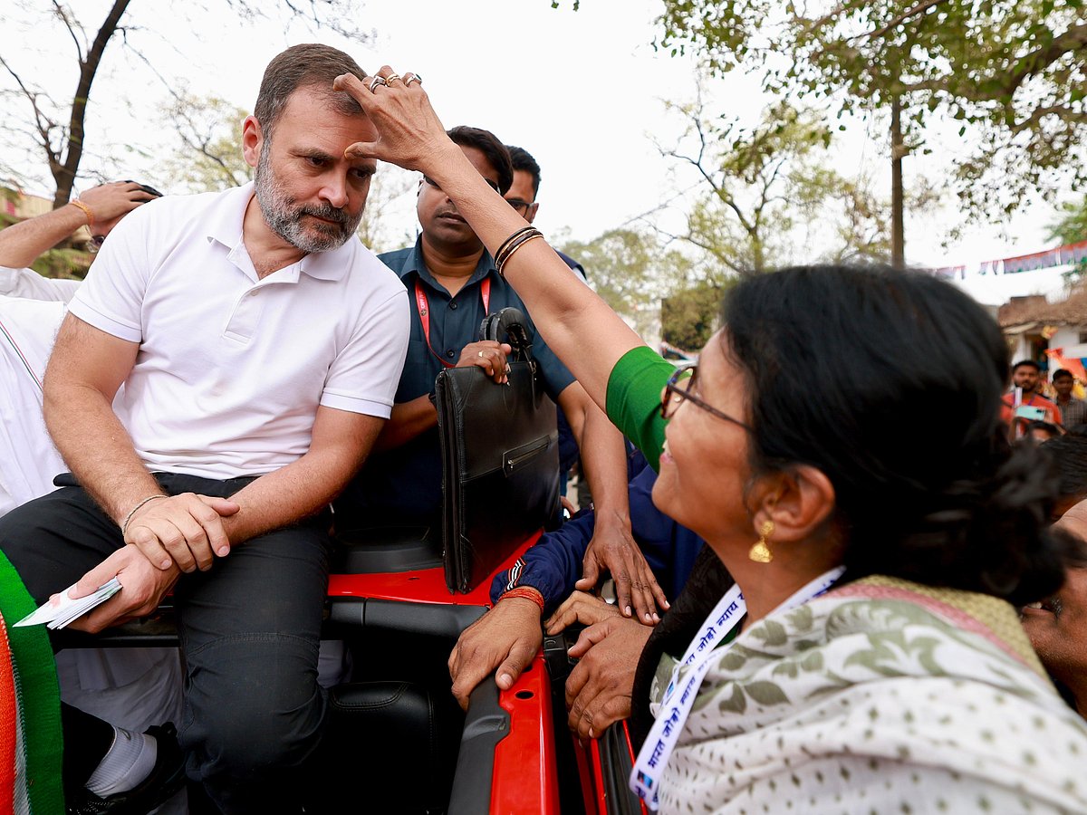 A tilak for Rahul Gandhi from a supporter (photo: bharatjodonyayyatra.com)