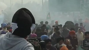 On 13 February, the Haryana security personnel lobbed a few tear gas shells when some farmers gathered near the barricades at the Shambhu border, the protesters claimed. (photo: IANS)