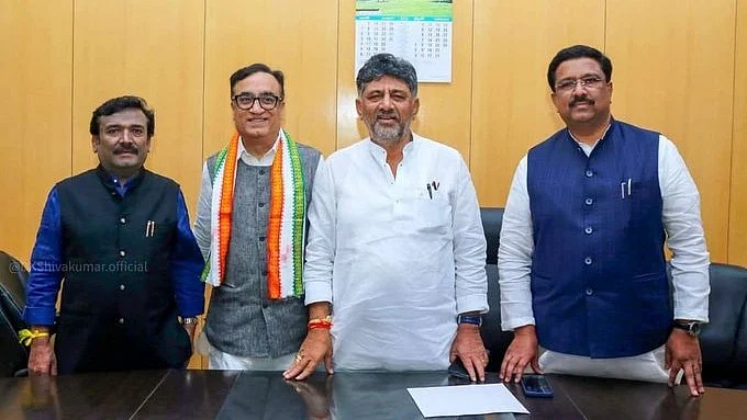 Ajay Maken, Naseer Hussain
and G.C. Chandrashekhar with deputy CM D.K. Shivakumar (photo: @KibaVenisha/X)