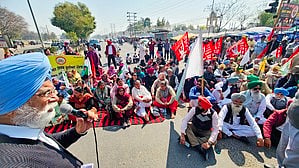 After the meeting, the farmer leaders agreed to deliberate on the government's proposal over the next 2 days and then decide on their course of action (photo: IANS)
