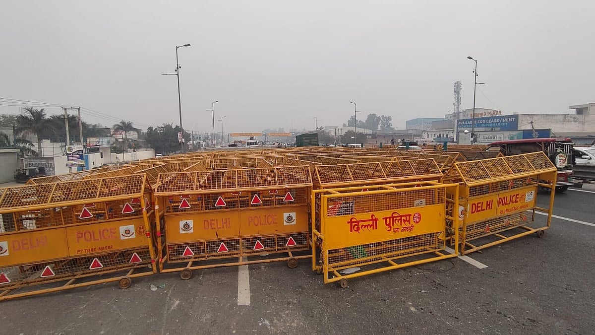 Delhi Police ensure tight security for 'Delhi Chalo' farmers' march at Singhu border. (photo: Vipin/National Herald)
