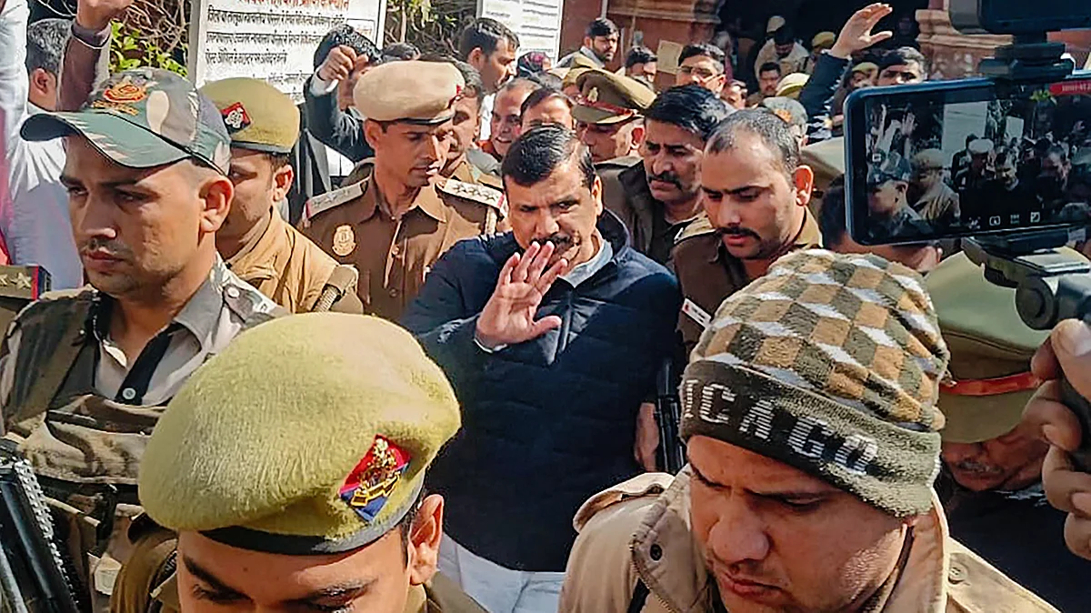 Sanjay Singh being produced in court in Sultanpur, UP, on 7 March (photo: PTI)