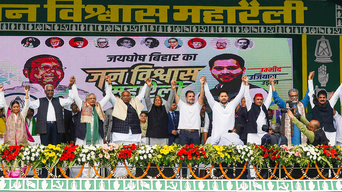 INDIA bloc leaders on the dais (photo: PTI)
