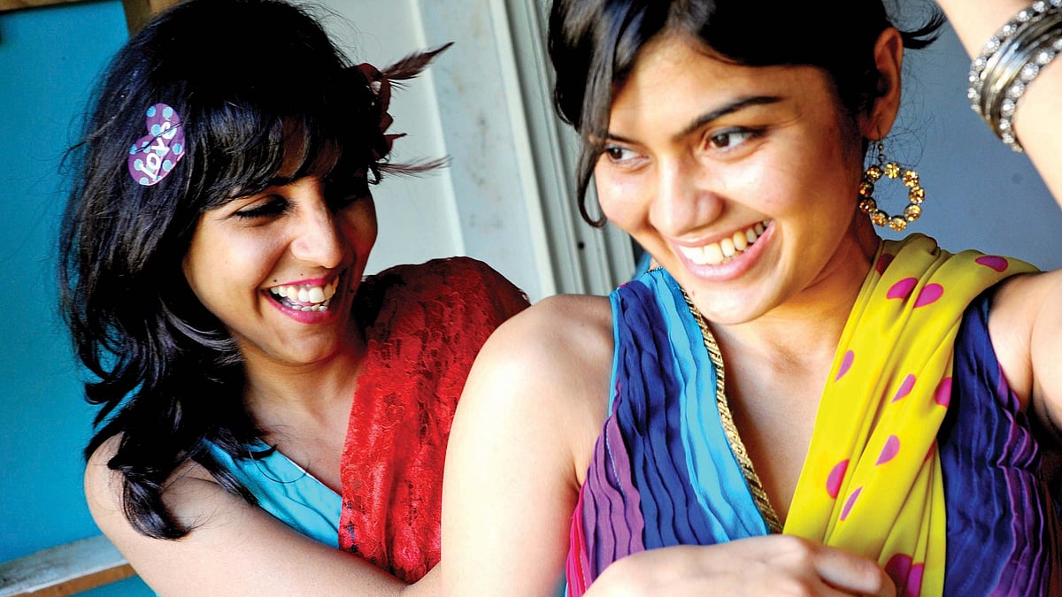 Prerna Chawla and Nishi Doshi in 'Ok Tata Bye Bye' (photos courtesy Aarambh) 