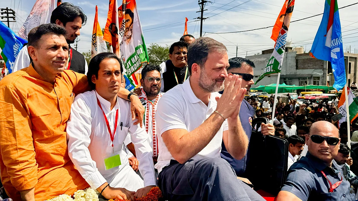 Rahul Gandhi with Madhya Pradesh Congress chief Jitu Patwari (left) on the Bharat Jodo Nyay Yatra (photo: @bharatjodo/X)